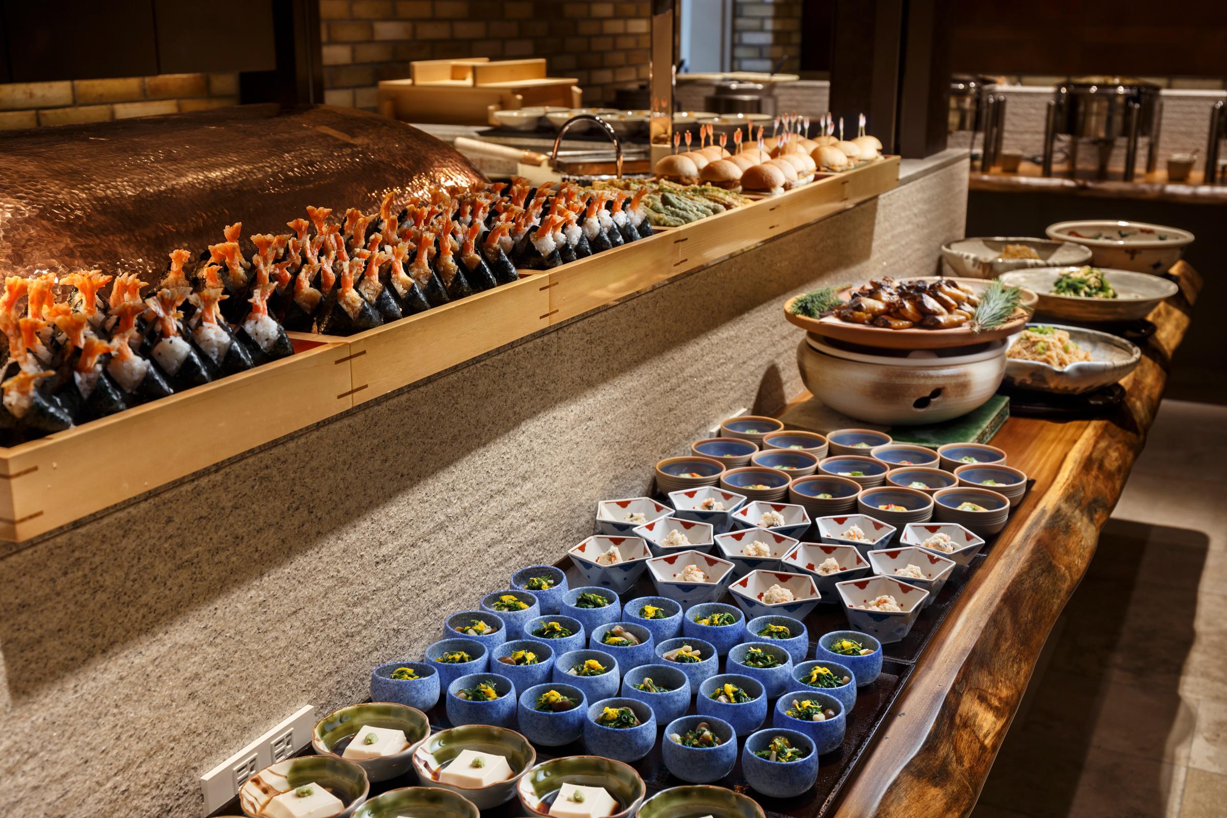 Hotel The Celestine Kyoto Gion Eksteriør billede A buffet at a restaurant