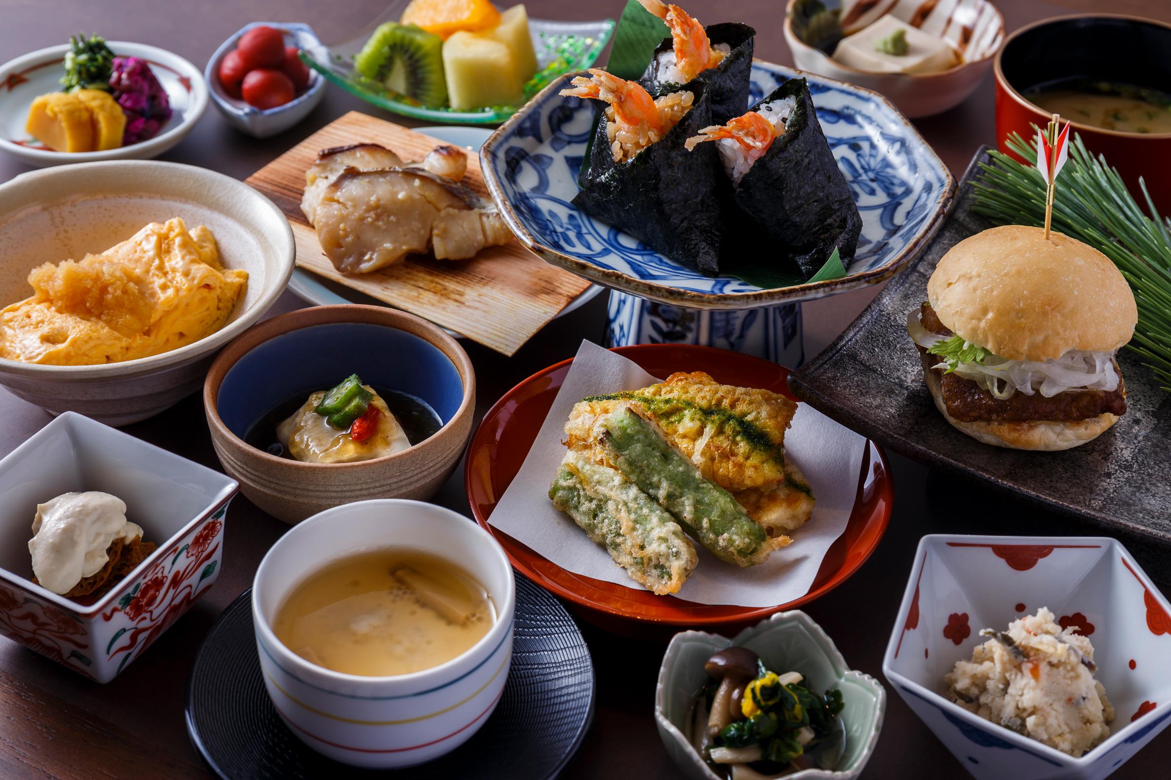 Hotel The Celestine Kyoto Gion Eksteriør billede A selection of Japanese cuisine