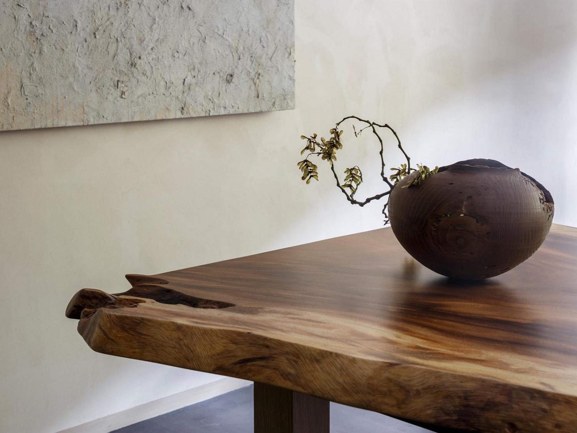 Hotel The Celestine Kyoto Gion Eksteriør billede A table made from a slab of wood