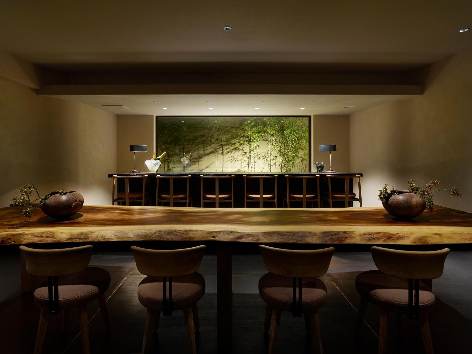 Hotel The Celestine Kyoto Gion Eksteriør billede The bar at the hotel