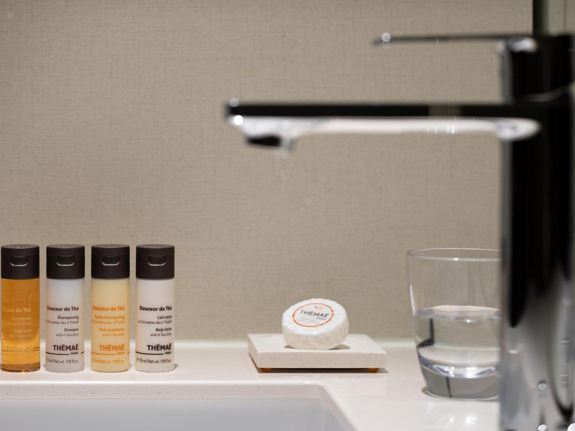 Hotel The Celestine Kyoto Gion Eksteriør billede The Hotel's bathroom amenities