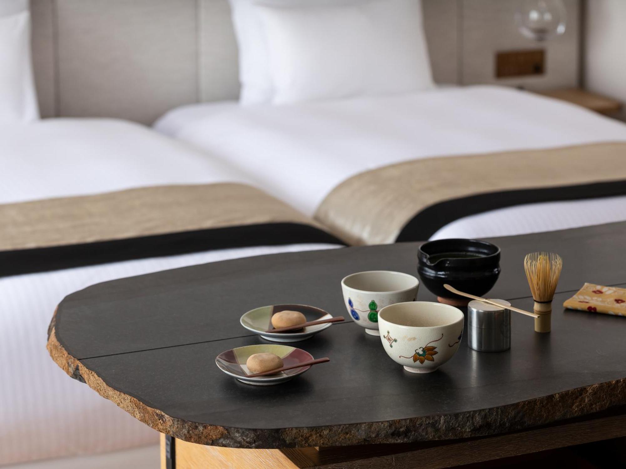 Hotel The Celestine Kyoto Gion Eksteriør billede A tea set