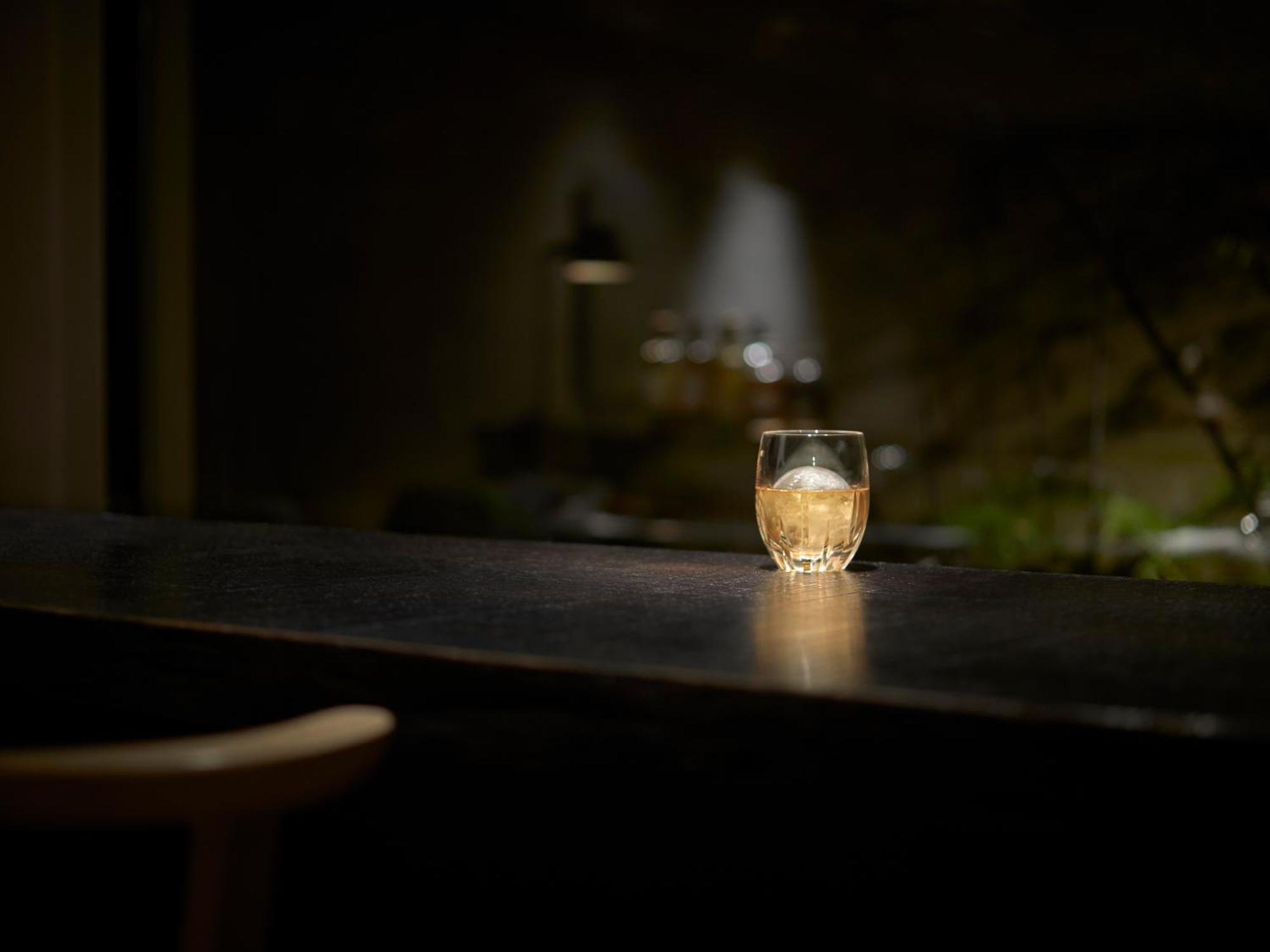 Hotel The Celestine Kyoto Gion Eksteriør billede A glass of Japanese whisky